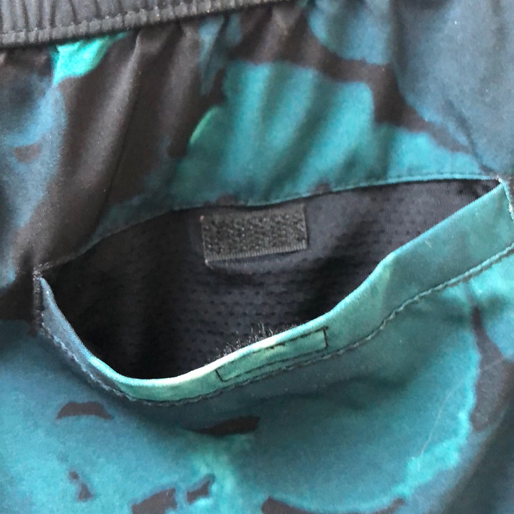 LIKE NEW! Fabletics Carrie Short - Picture 9 of 12